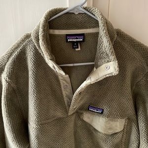 Patagonia fleece pullover- size M.  Olive green color